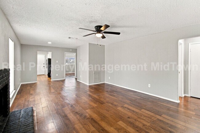 2427 Indigo Ln