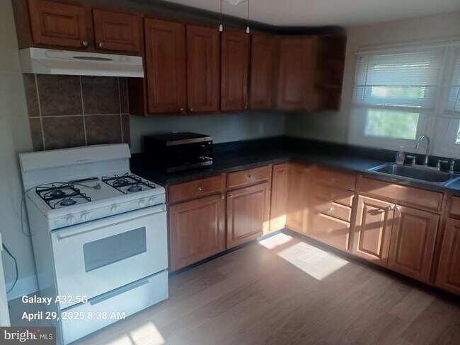 Photo - 225 Otter St