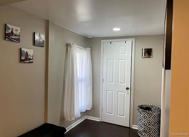 Photo - 16 Chippewa Rd