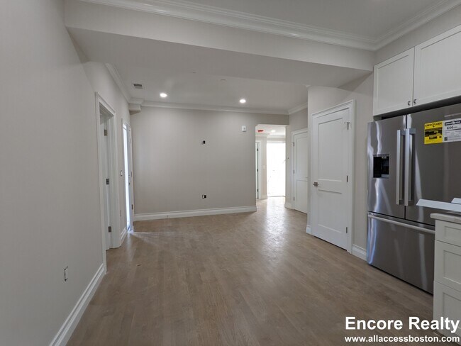 Photo - 14 Mount Hood Rd