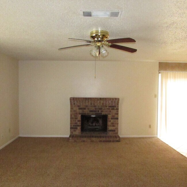 Photo - 3008 Chaucer Dr Unit Apt D