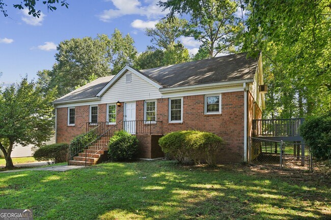 5659 Whispering Pines Rd
