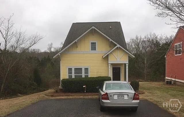 Building Photo - 2070 Lakeside Dr