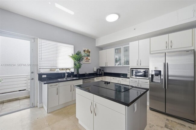 Photo - 832 N Victoria Park Rd