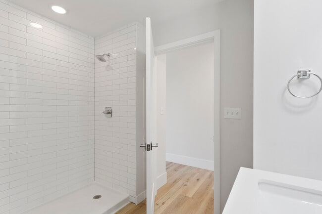 Photo - 1531 W Howard St Unit 309