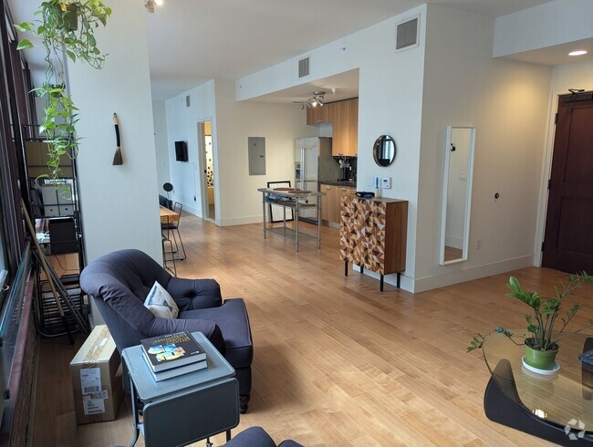 Building Photo - Stylish Studio in Downtown Los Angeles Rental