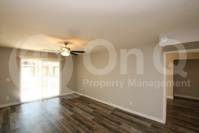 Photo - 2807 E Paradise Ln