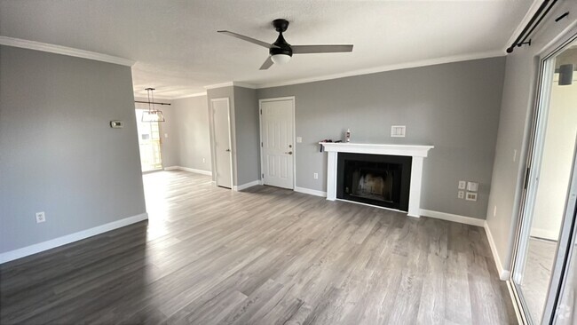 Building Photo - 2 bedroom/2 bath condo in Myrtle Greens, C... Unit G