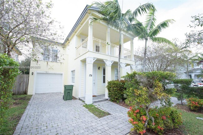 Photo - 174 NE 32nd Terrace