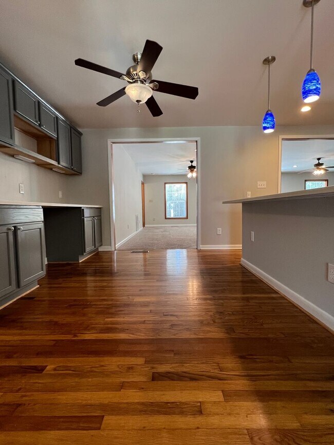 Photo - Great on Gardenview!