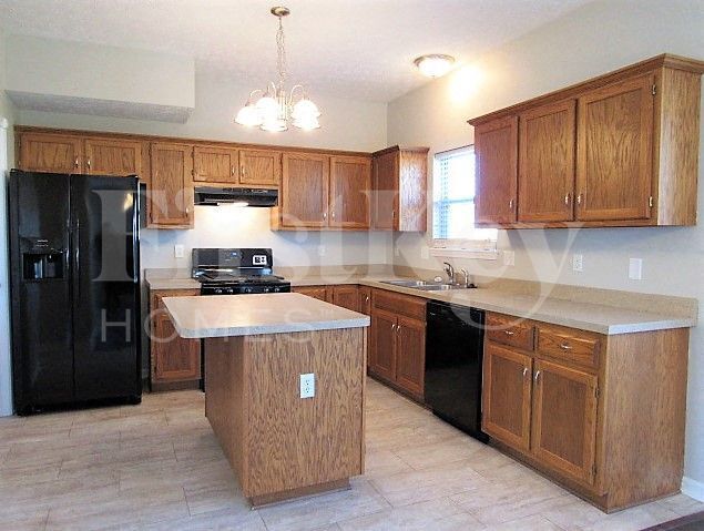 Photo - 1780 White Oak Way