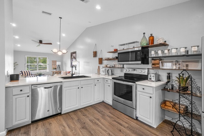 Photo - 12950 Dartford Trail Unit 16