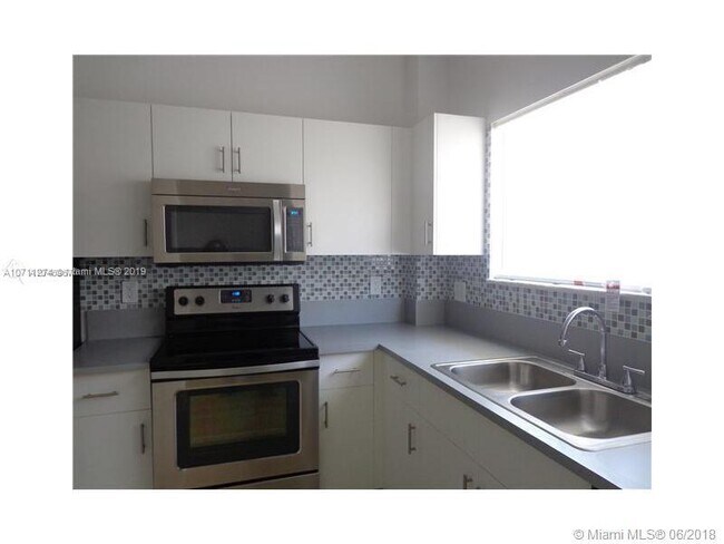 Photo - 3818 SW 48th Ave Unidad 3818