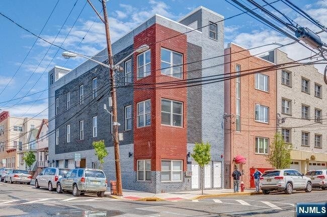 Building Photo - 542 29th St Unit 1 Rental