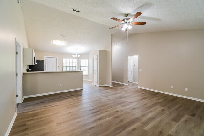 Photo - 1338 Pawnee St