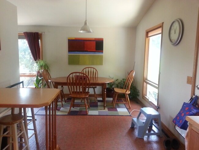 Photo - 3 Bd/2 Ba Spacious home on Sunnyside Hill!