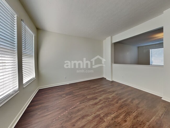 Photo - 1178 Edgewater Way