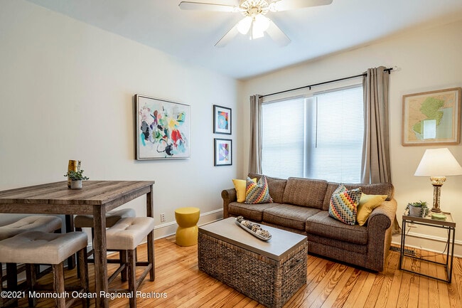 Photo - 132 Sampson Pl