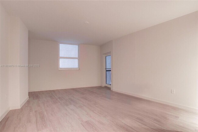 Photo - 1756 N Bayshore Dr