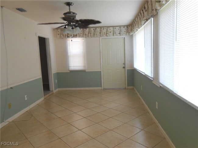 Photo - 1406 Alwynne Dr S