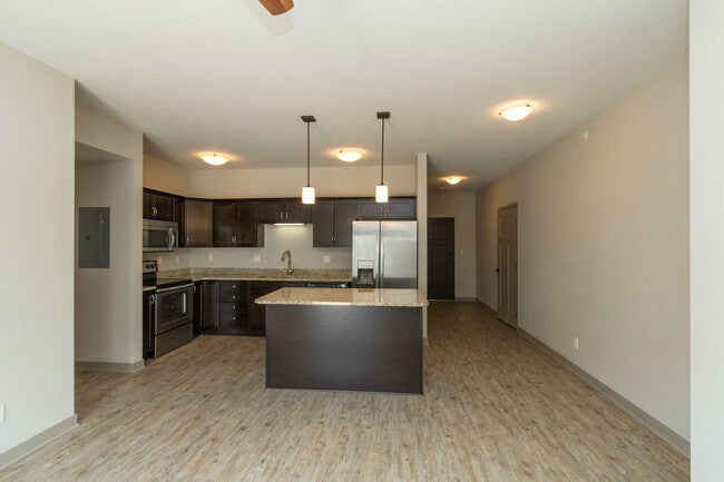 Cocina - The Heights at Lincoln Swing