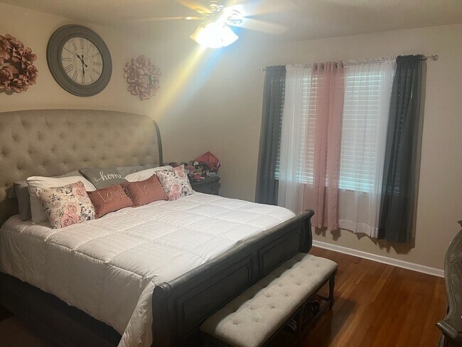Photo - 3 Bedroom, 2 Bath House in Park West!