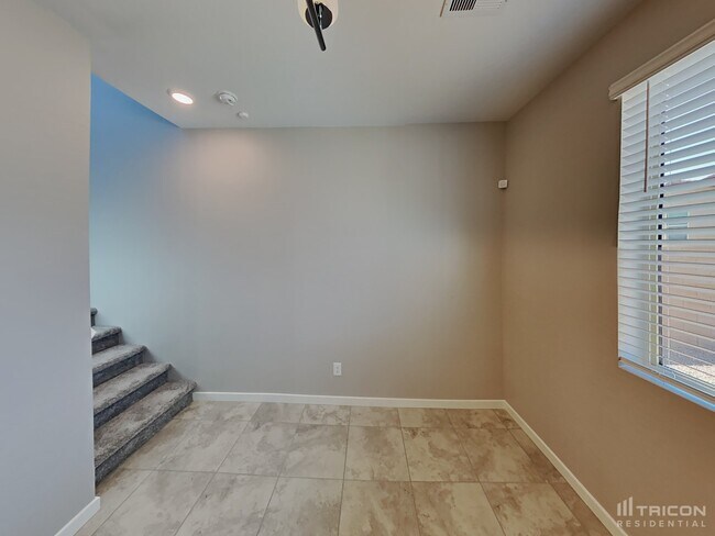 Photo - 2831 Lindsey Spgs St