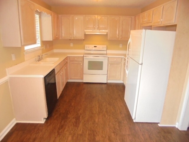 Photo - 92 Mosswood Ct