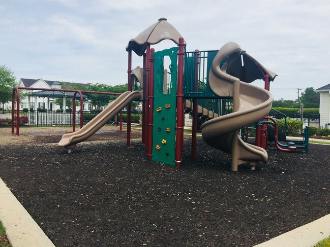 Photo - Gela Point @ Little Creek, utilities incl.