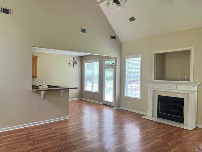 Photo - 136 Joycliff Cir