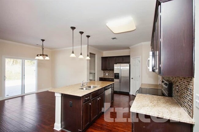 Photo - 1716 Hartford Ln