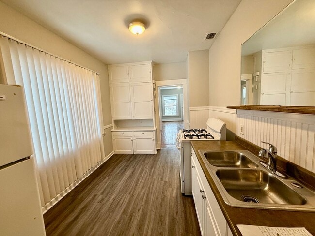 Building Photo - 1013 Fremont Ave NW Unit 1015 Fremont Ave NW #2