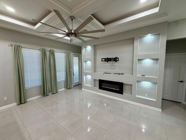 315 Brooks Cir S