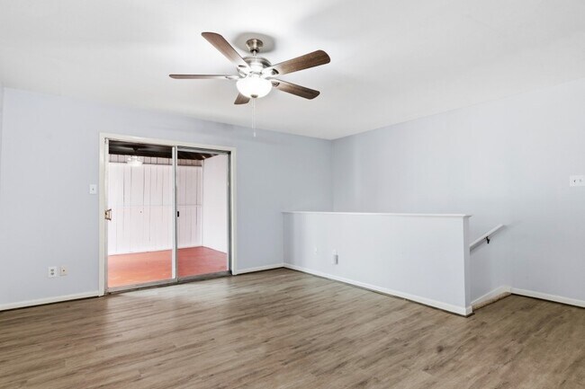 Photo - 2744 Briarhurst Dr Unit 49