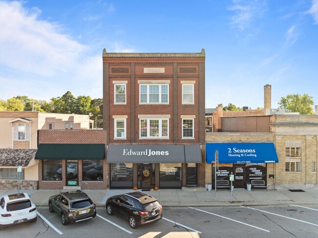 Photo - 106 N Main St