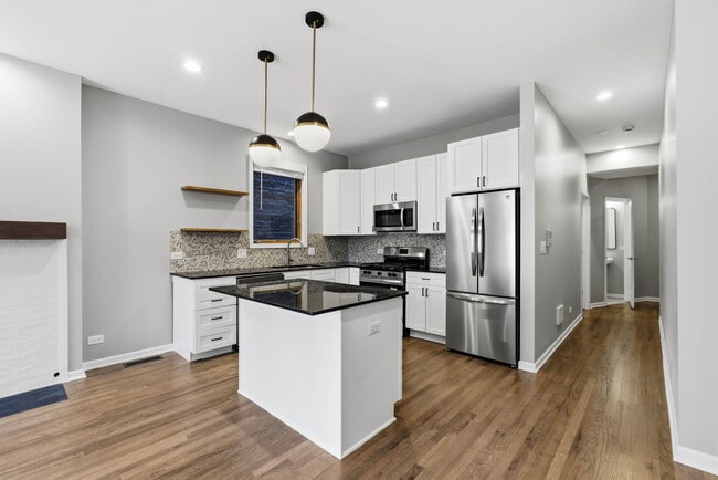 Photo - 943 N Leavitt