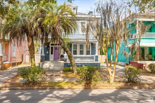 Building Photo - Spacious 3-Bedroom, 3-Bathroom Home in Sav...