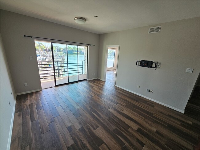 Photo - 793 Davis Rd Unit True