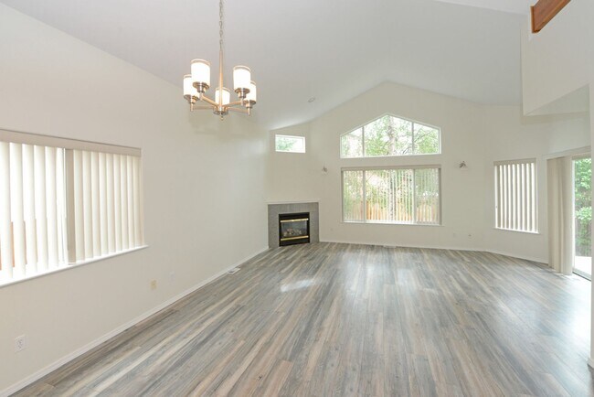 Photo - 264 Dailey Ave