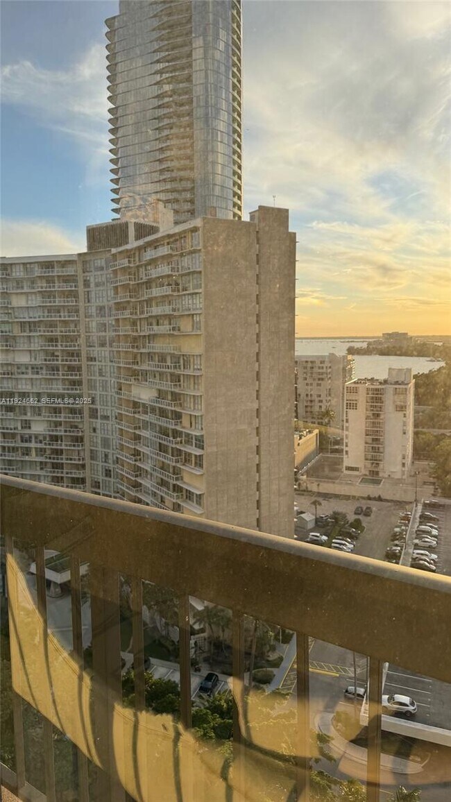 Photo - 2333 Brickell Ave Unidad 1814