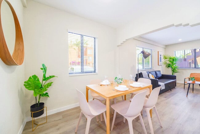 Photo - 700 SW 11th Ave Unidad FL1-ID1022474P