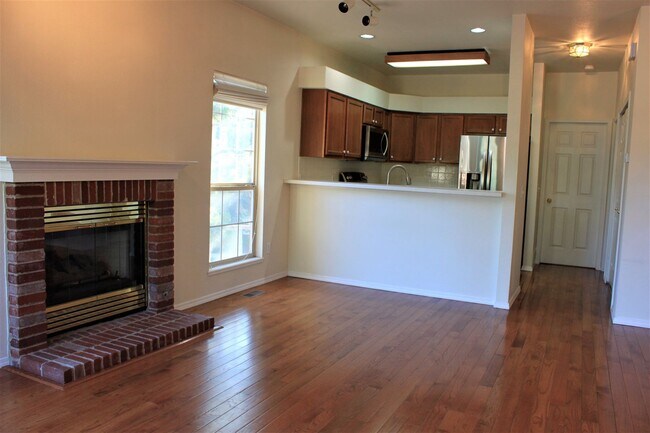 Photo - 6990 Los Reyes Cir