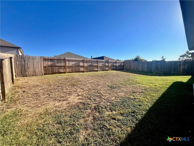 Photo - 738 Great Oaks Dr