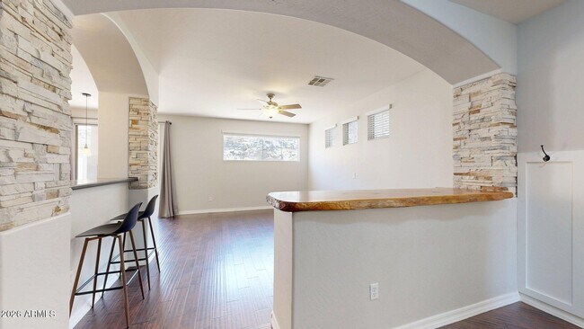 Photo - 451 W Mountain Sage Dr
