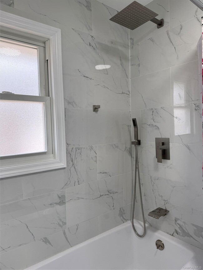 Photo - 165 Lynbrook Dr