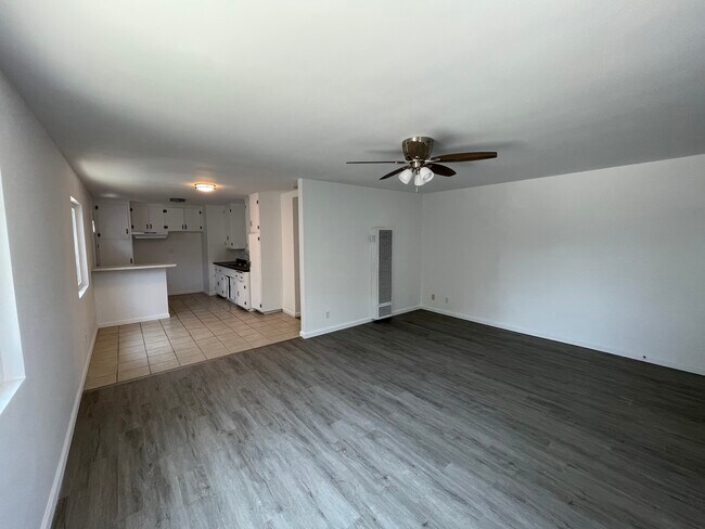 Photo - 4331 W 159th St Unit 2