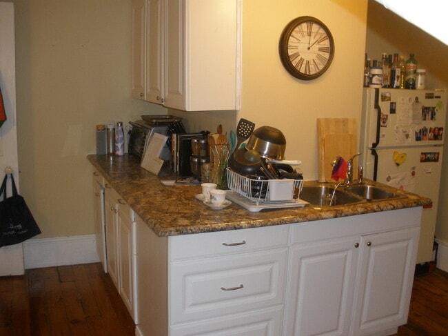 Photo - 52 Clergy St E Unit apt1