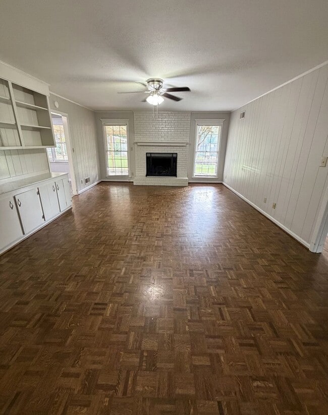 Photo - 4 bedroom 2 bath house in Woodridge available August 1st!