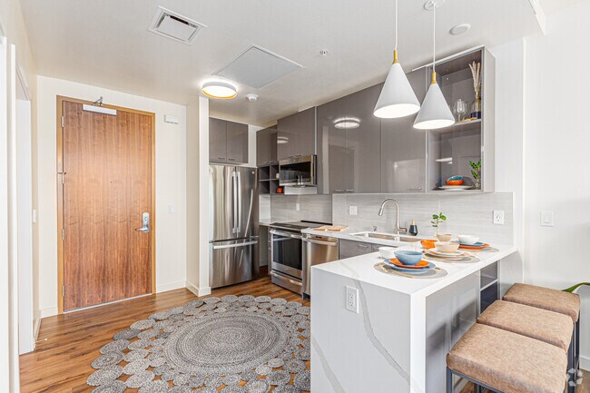 1BR, 1BA - 573SF - Kitchen