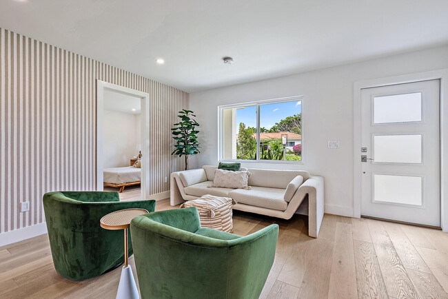 Photo - 310 Edmor Rd